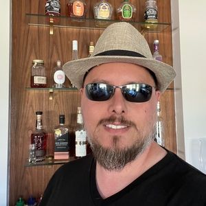 Meet your Posher, Robert